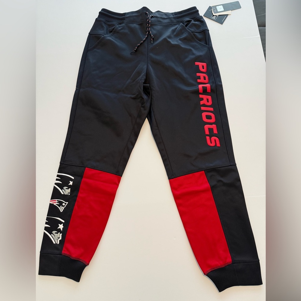 NWT Men’s New Era Patriots Black Joggers, Size Large